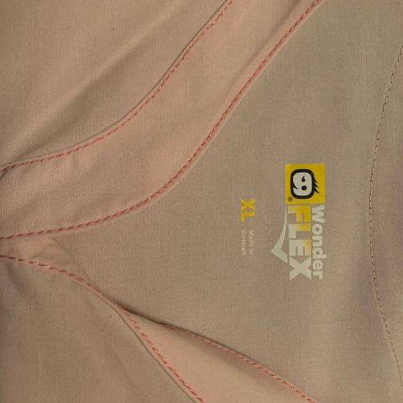 Women’s scrubs - Picture 8 of 8